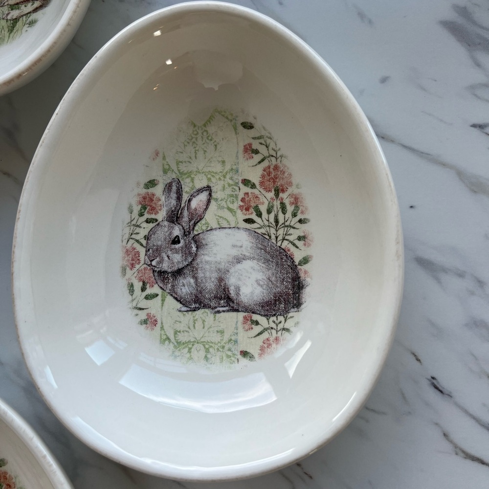 Pottery Barn - Egg Bowls - Set of 4 - Picture 11 of 15